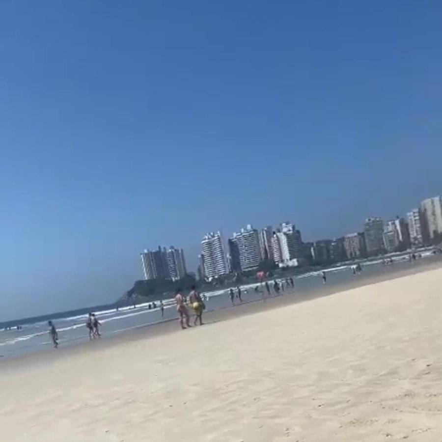 Loft moderno pé na areia a 50 metros do mar Pitangueiras Guarujá Exterior foto